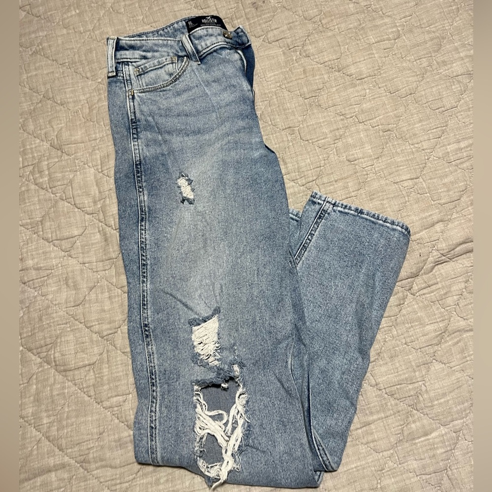 Hollister skinny/straight leg holy jeans